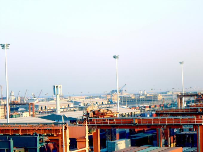 mastro alto de aço galvanizado 6-15m polo claro, iluminação polo exterior para o porto de Damman 3