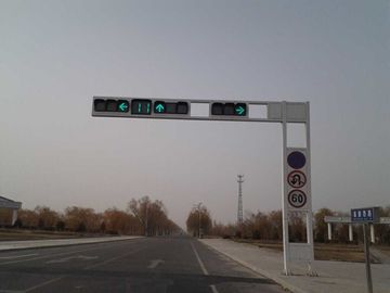 China sinal afilado octogonal polo da estrada da espessura de 7M 6mm para a luz de tráfego rodoviário 15 anos de garantia fornecedor