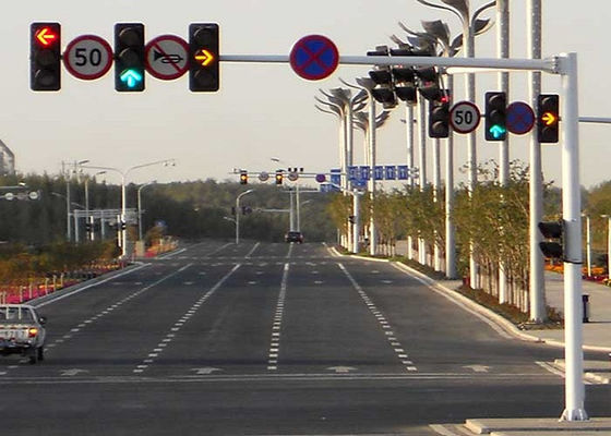 Estrada durável pólo claro do sinal do braço do ISO 9001 única com parafusos de âncora