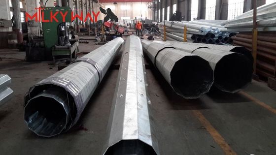 Polos utilitários de aço galvanizado a quente para transmissão elétrica com carga de projeto de fator de segurança elevado