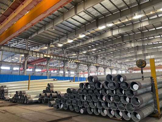 Pó de potência de aço galvanizado com revestimento de betume e forma octogonal disponível em comprimentos de 45 a 70 pés
