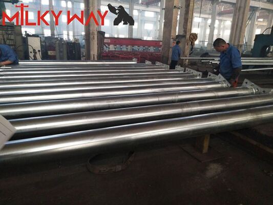 Poste de energia octogonal de aço durável com comprimentos de 35 pés a 90 pés e acabamento protetor de betume para linhas de transmissão