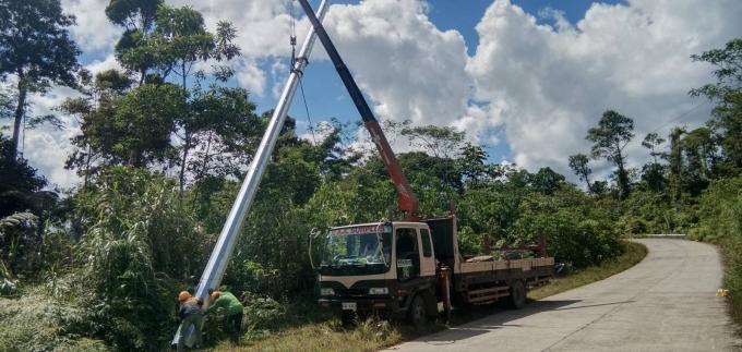 3.8mm 7.2mm 9m 11m Malásia salto galvanização de aço postes elétricos com FRP 2